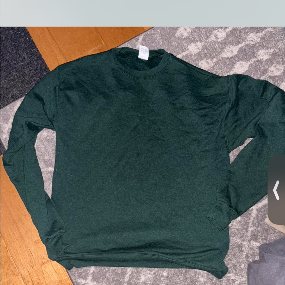 Men’s medium Hanes Dark Green Long Sleeve Shirt